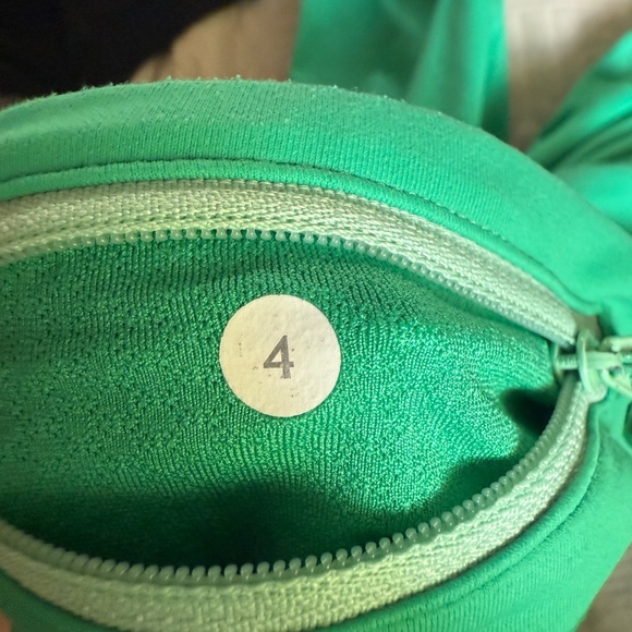 Lululemon Run: Inspire Crop II | Very Green / Fresh Teal | Size 4 - Picture 4 of 10